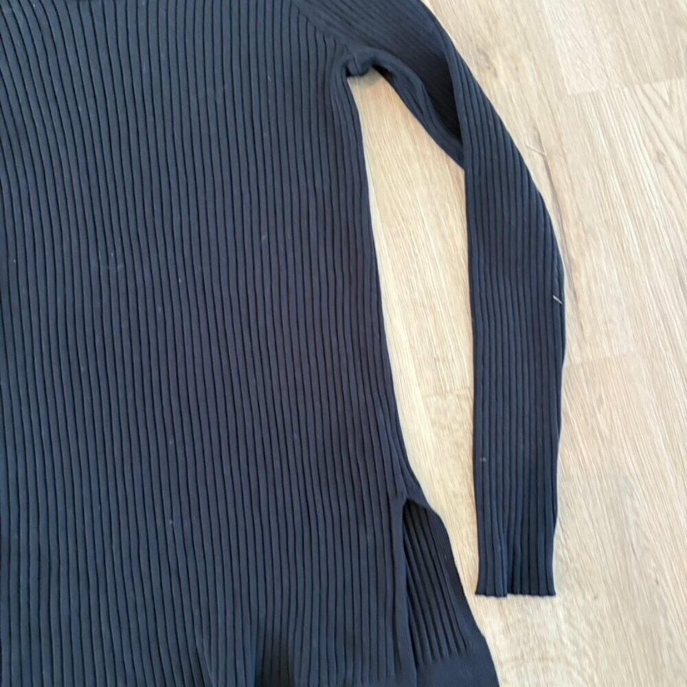 ** Athleta Lincoln Park Sweater split side Black Large - Picture 4 of 9
